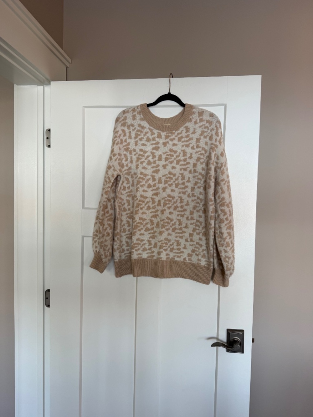 Sweater - Picture 1 of 3